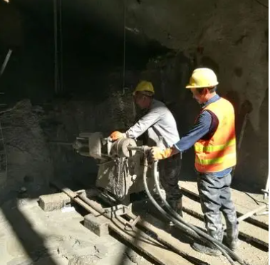 双峰水下抗分散灌浆料特点 水下不分散注浆料介绍